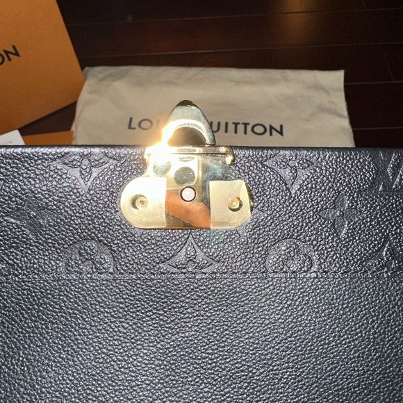 Louis Vuitton Bag - Picture 8 of 10